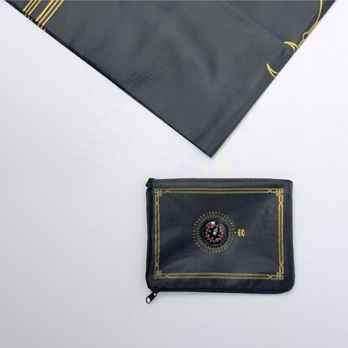 سجادة ببوصلة