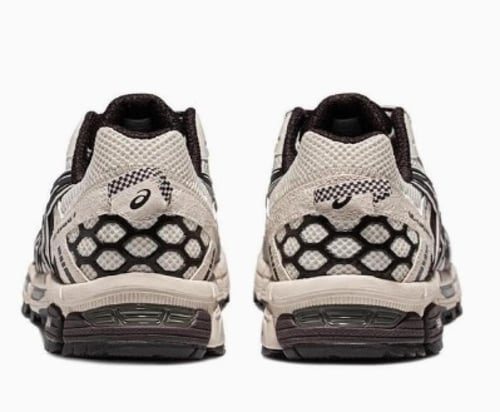 اسيكس جيل كاهانا 8 (أسود وأبيض)