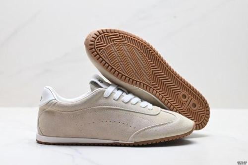 حذاء الو يوغا Alo Yoga - بيج