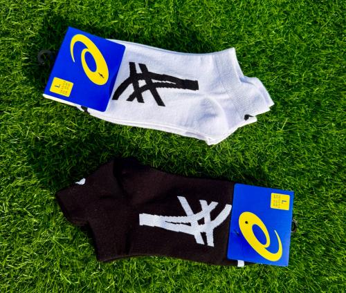 جوارب أسيكس