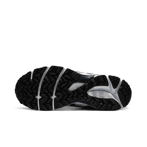 حذاء اسيكس جيل كاهانا 8 أبيض/أسود