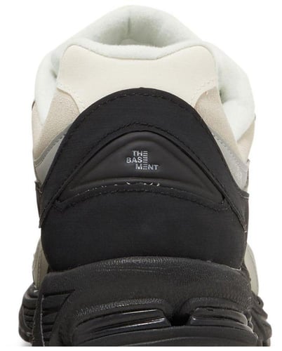 حذاء رياضي نيو بالانس 2002R- رمادي