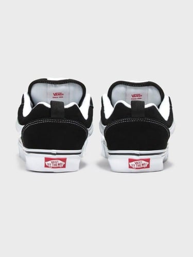 فانس فلات (أسود/أبيض)