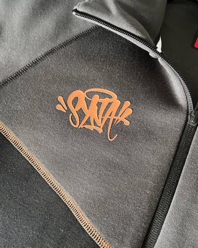 طقم Nike Syna Tech