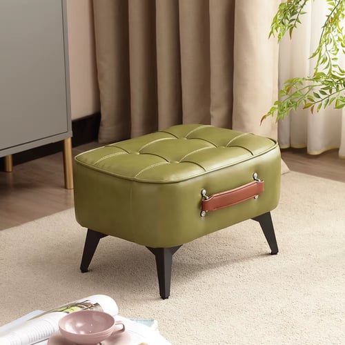 مقعد قصير بسيط مع مقاعد ناعمة