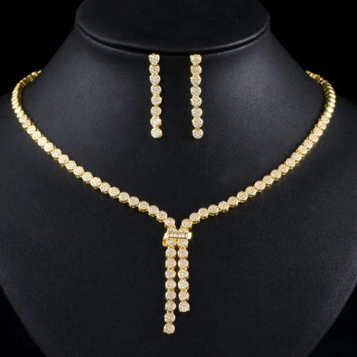 طقم مجوهرات نسائي ذهبي أنيق بزركون لامع