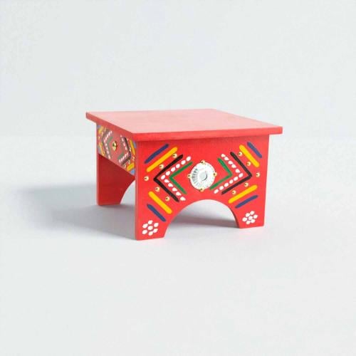 طاولة ضيافة خشبي تراثي أحمر