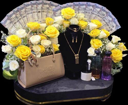 استاند لون اسود وإضافة ورد طبيعي