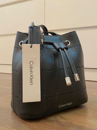 Gabrianna mini bucket |Calvin klein