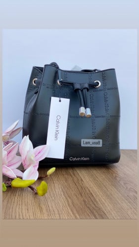 Gabrianna mini bucket |Calvin klein