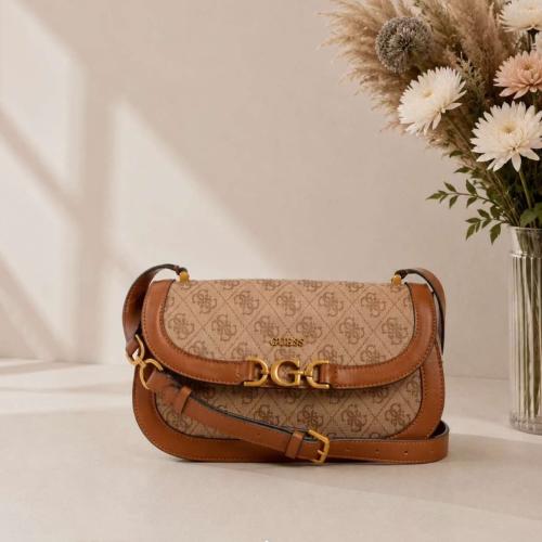 GUESS Womens Dagan Crossbody Flap