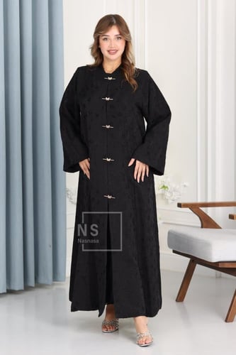 عباية سوداء مخرم مبطن بأزرار فراشة ذهبية