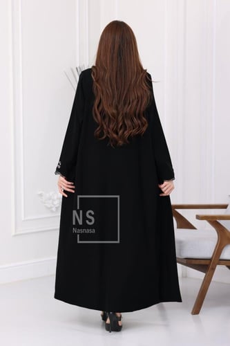 عباية مبطّن مع كلفة وأزرار معدنية