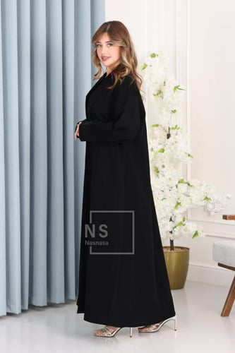 عباية بليزر مع شك ورد ناعم