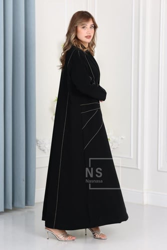 عباية بليزر بقصّات مفصّلة فخمة