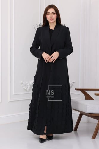 عباية بليزر فاخرة بتخريم دائري وأزرار لامعة وجيوب...