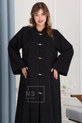 عباية سوداء مخرم مبطن بأزرار فراشة ذهبية