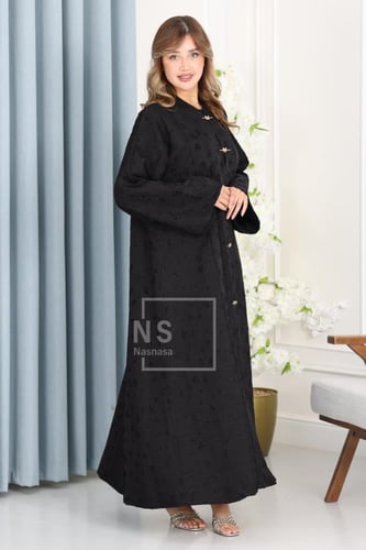 عباية سوداء مخرم مبطن بأزرار فراشة ذهبية