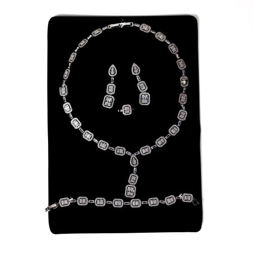 عقد زيركون انيق