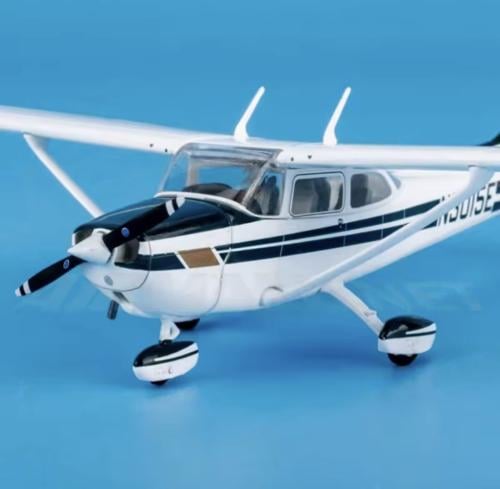 طائرة التدريب السسنا مقاس 1:72 الطول 12 سم مادة ال...