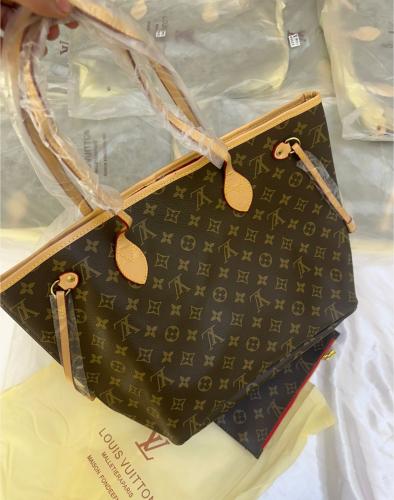 توت باق لويس فيتون