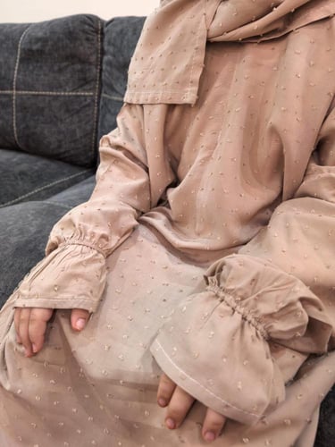 اطقم صلاة بناتي منقط بيج