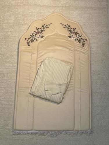 طقم الصلاة – زهر الندى