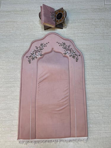 طقم الصلاة – زهر الندى