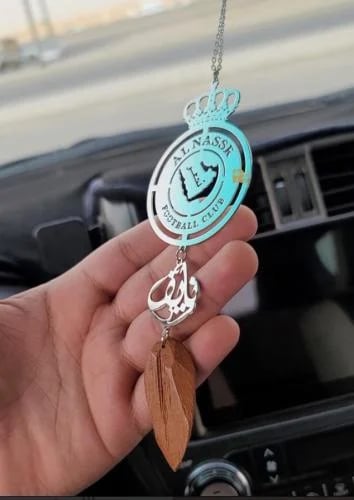 تعليقه بشعار نادي النصر