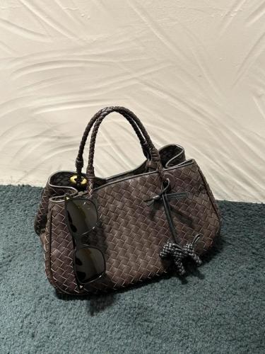 Bottega Veneta Basket