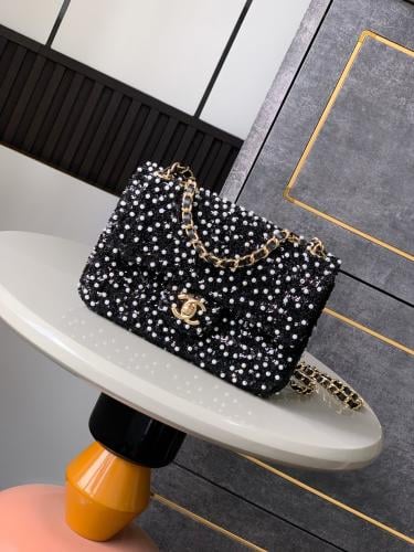 .Chanel bag 20 cm
