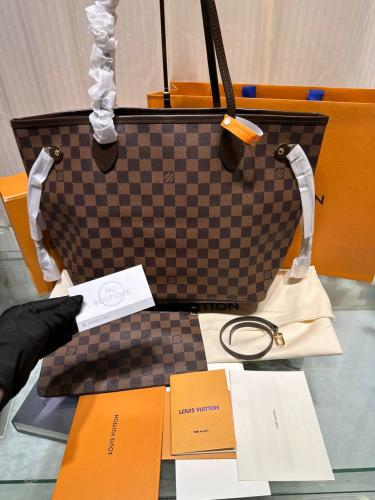 LV BAG Neverfull MM احمر داخلي