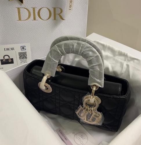 dior سمول