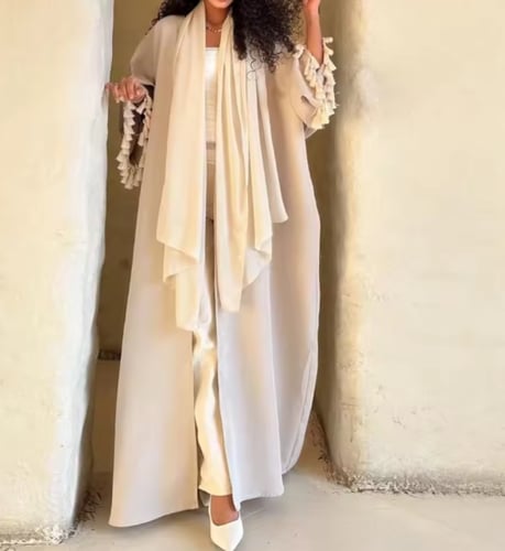 عباية نسائية أنيقة