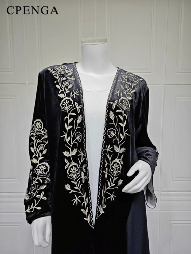 عباءة فاخرة مطرزة