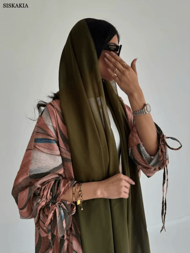 عباية مفتوحة