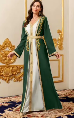 عباية مطرزة بحزام