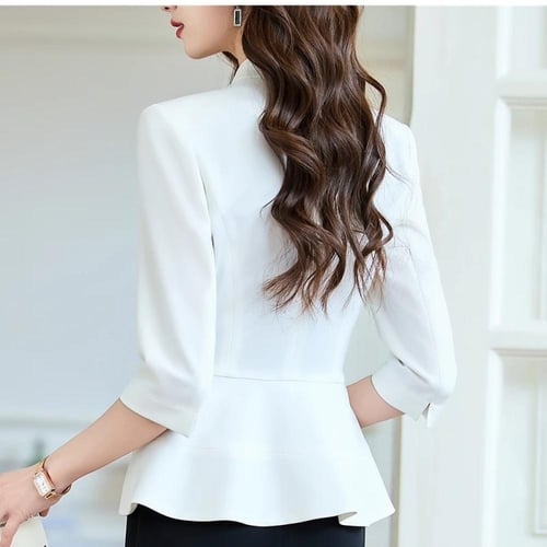 بدلة متعددة الالوان