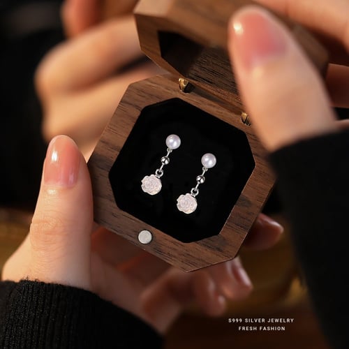 White flower earrings, 925 karat silver