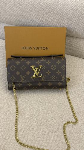 شنطه لويس بني مع اضافه كيس