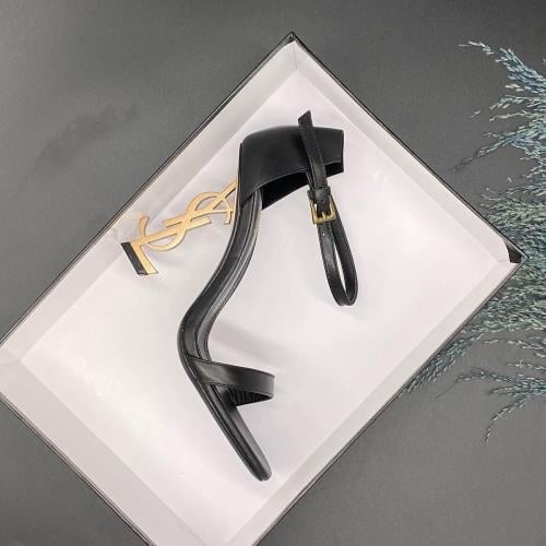 كعب سالوران مقاس41 مطفي