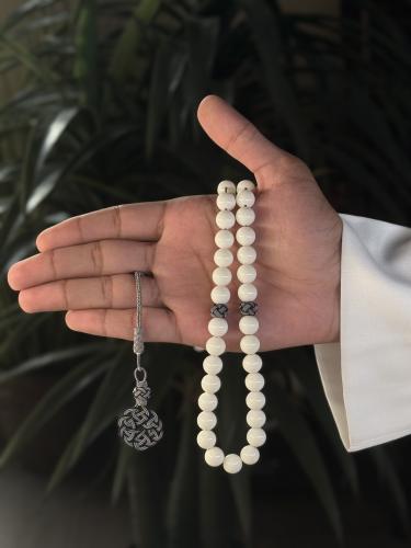 مسباح بكلايت ابيض فواصل رمادية