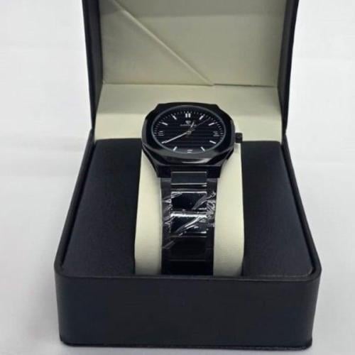 ساعة دارك نايت