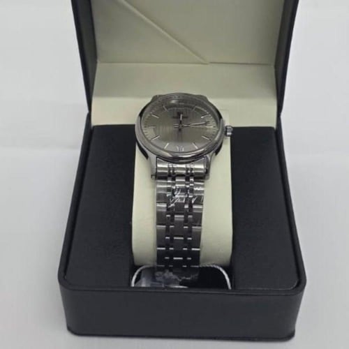 ساعة تيتانيوم