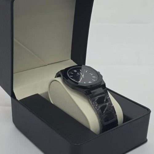 ساعة دارك نايت