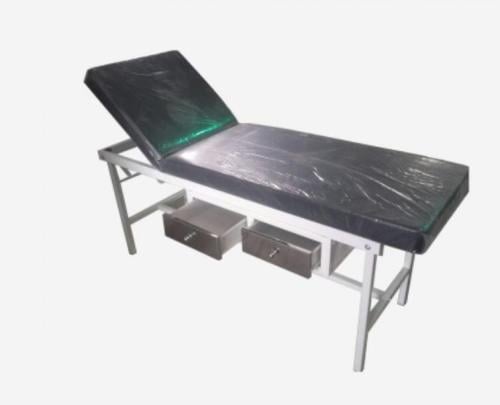 طاوله فحص مريض مع ادراج وطني CAN007