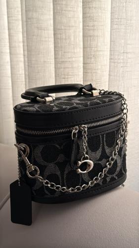 شنطة كوتش COACH