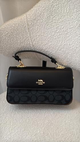 شنطة COACH