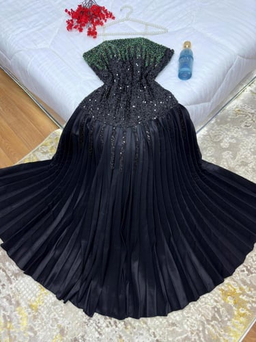 فستان سهرة أسود طويل
