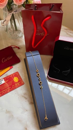 هديه نسائيه انيقه من كارتير